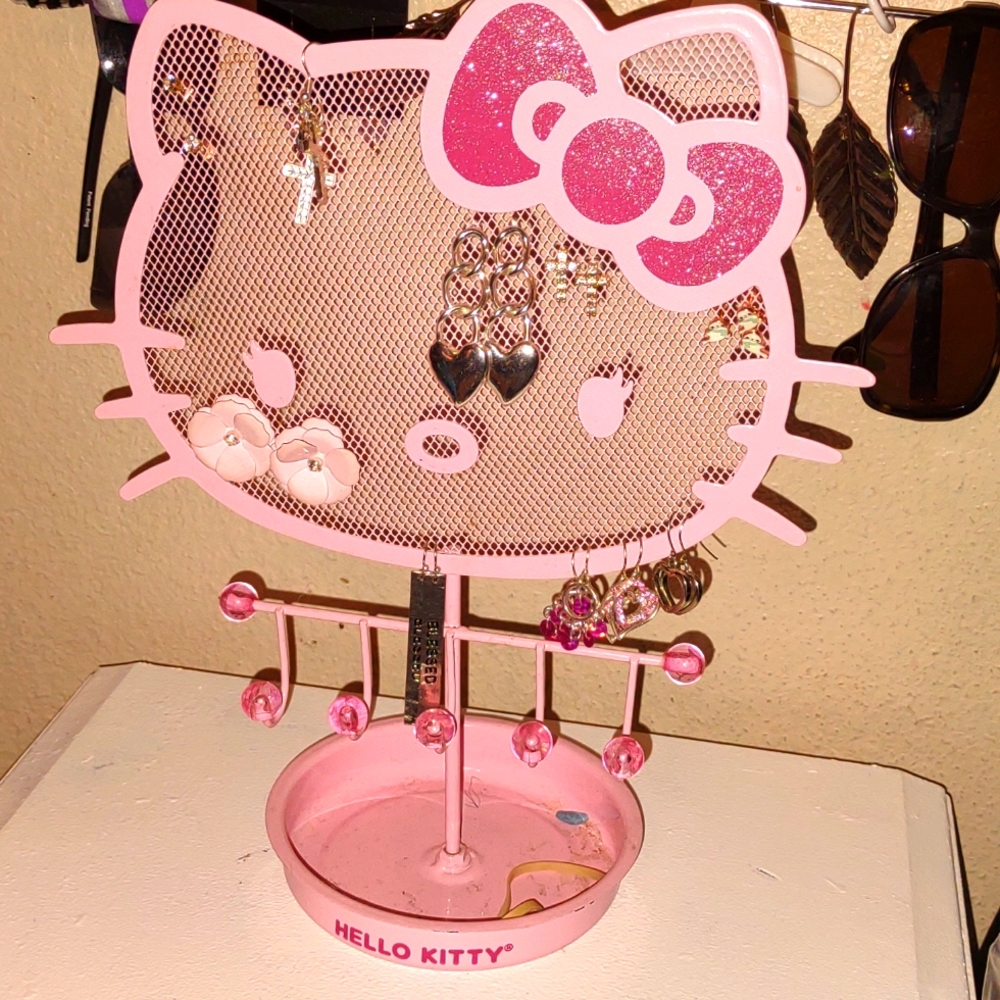 Hello Kitty Earring holder